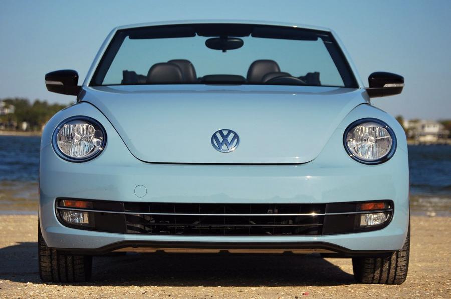  Volkswagen Beetle Turbo Cabriolet 2013 года  (фото 5 из 40)